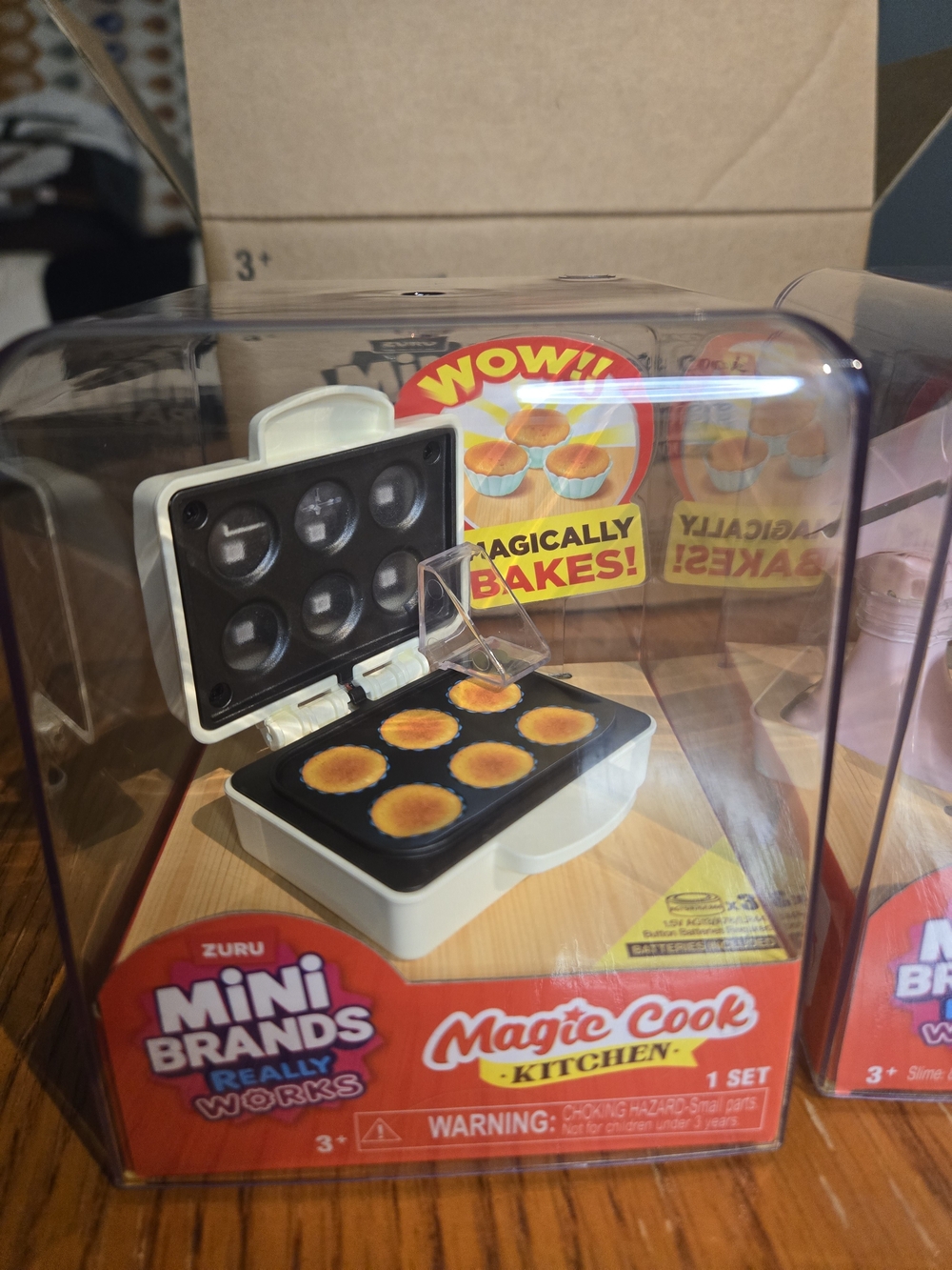 Zuru Mini Brands Really Works Magic Cook Kitchen Set  Cupcake Maker & Pink Mixer - Picture 2 of 8
